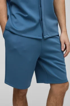 Short large à taille élastiquée