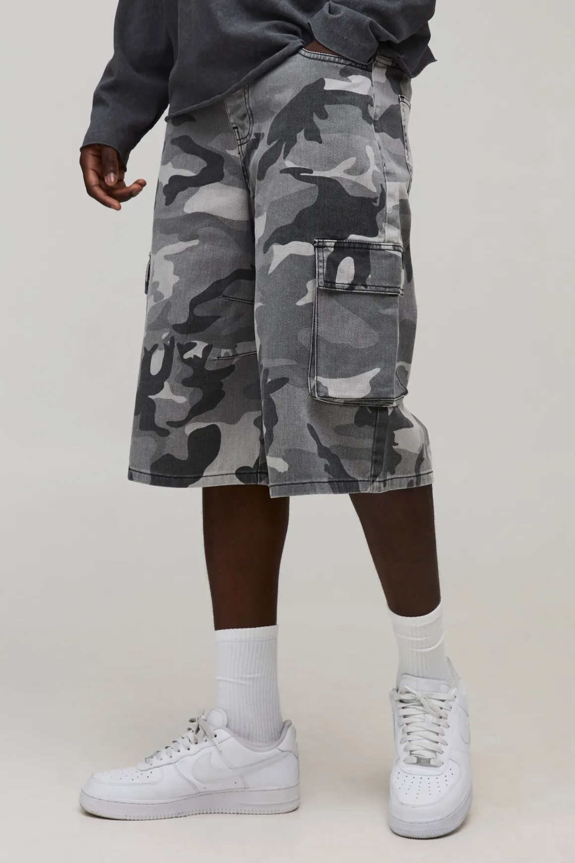Short Long Camouflage Lavé à Plis au Genou
