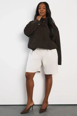 boohoo Short Long Taille Plus Avec Détail Ceinture Et Plis Devant Coupe Ajustée<Femme Tailleurs|Shorts