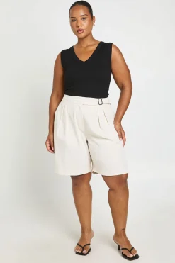 boohoo Short Long Taille Plus Avec Détail Ceinture Et Plis Devant Coupe Ajustée<Femme Tailleurs|Shorts