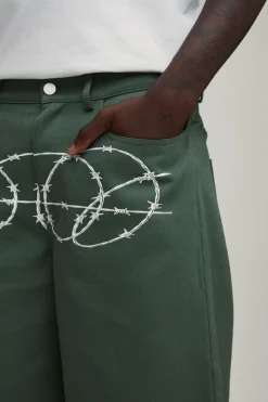 boohooMAN Short Mi-long Coupe Décontractée Imprimé Fil Barbelé<Homme Shorts|Tout Afficher