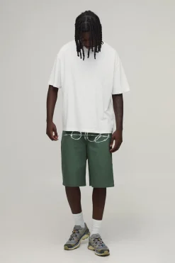 boohooMAN Short Mi-long Coupe Décontractée Imprimé Fil Barbelé<Homme Shorts|Tout Afficher