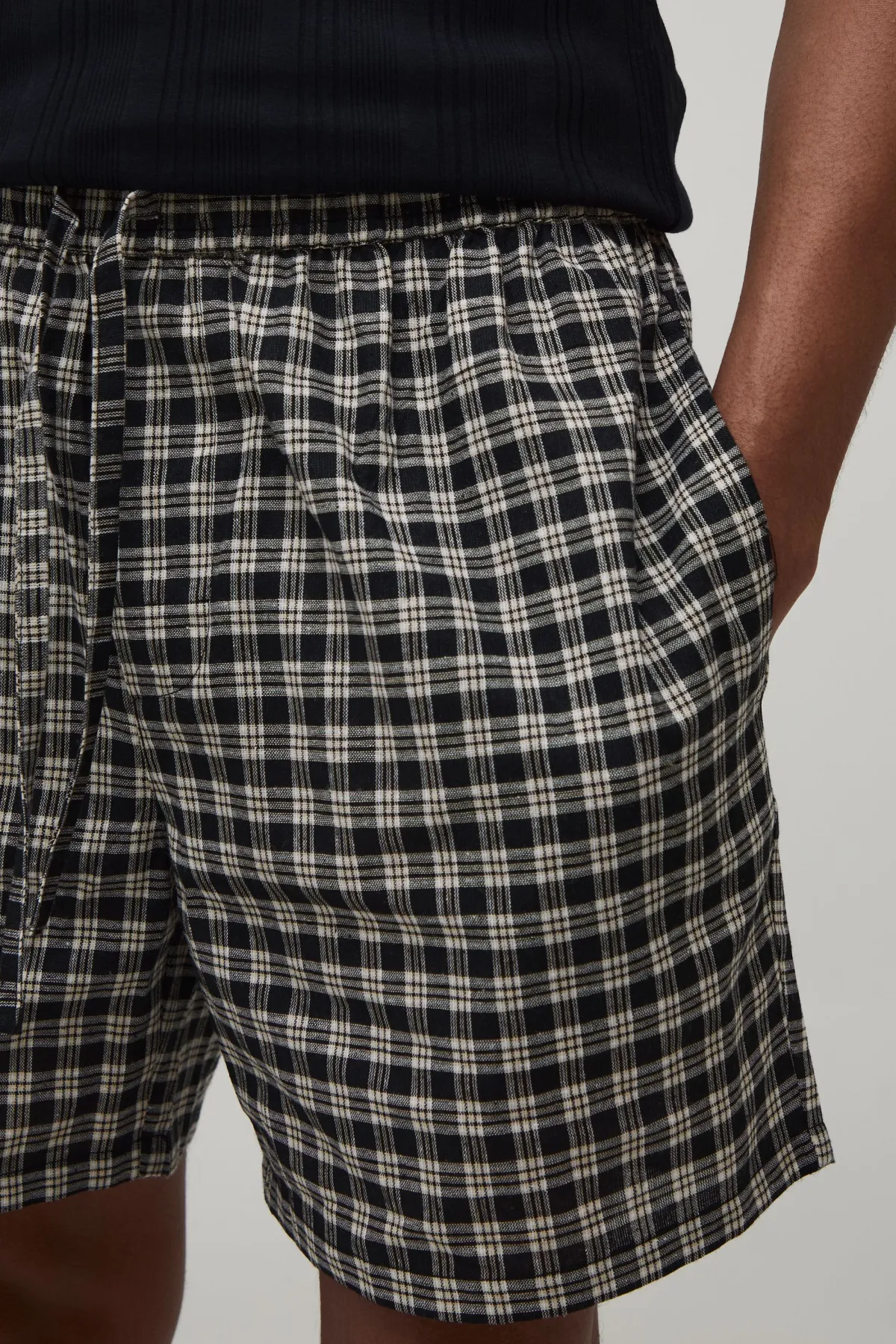 boohooMAN Short Mi-long Décontracté À Micro Carreaux<Homme Shorts|Tout Afficher