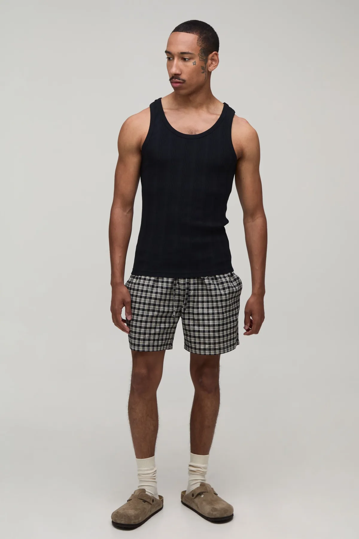boohooMAN Short Mi-long Décontracté À Micro Carreaux<Homme Shorts|Tout Afficher