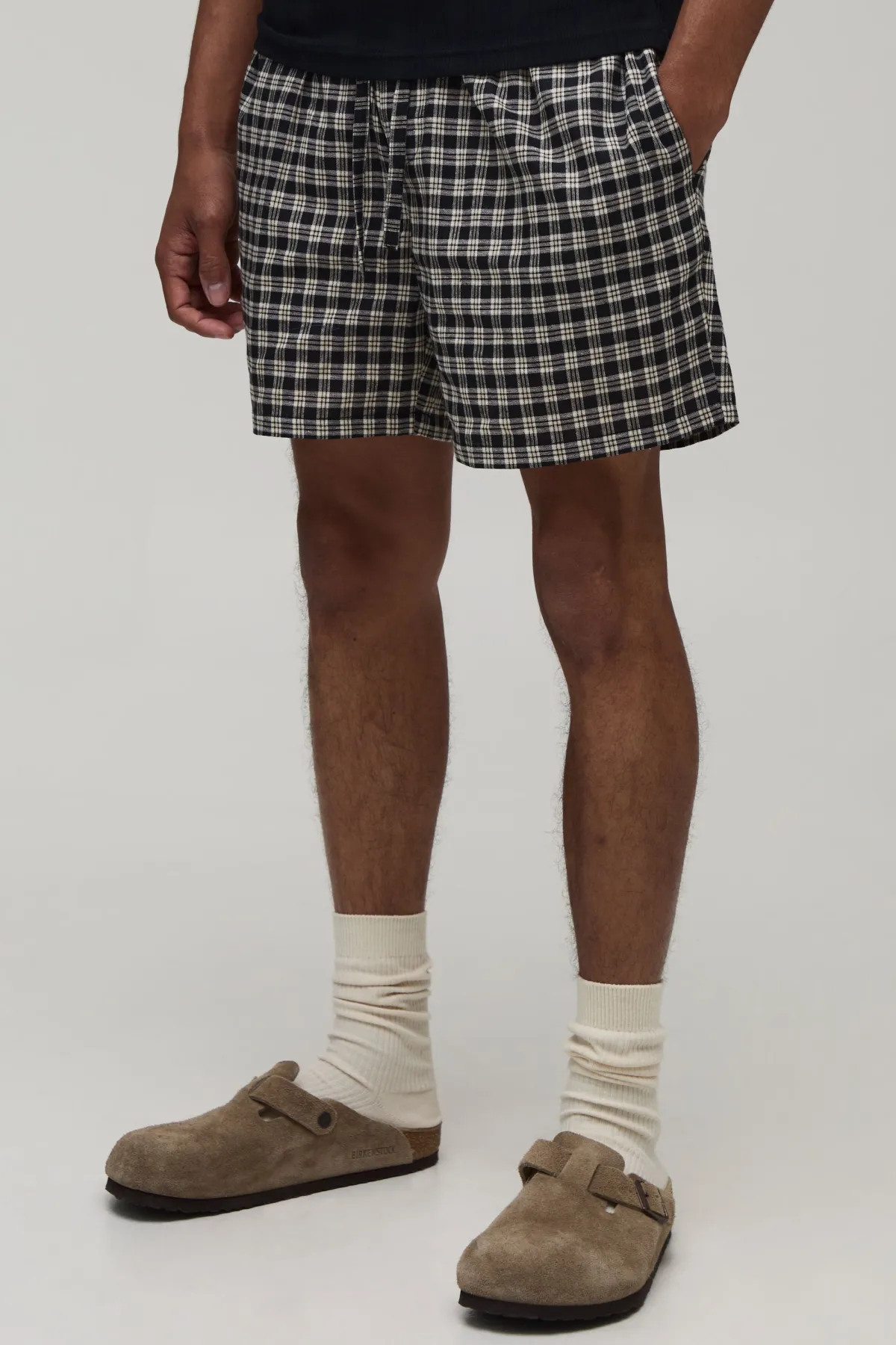 boohooMAN Short Mi-long Décontracté À Micro Carreaux<Homme Shorts|Tout Afficher
