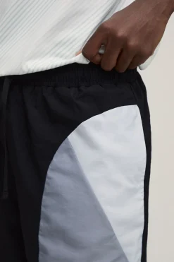 boohooMAN Short Mi-long En Nylon À Blocs De Couleur Coupe Décontractée<Homme Shorts