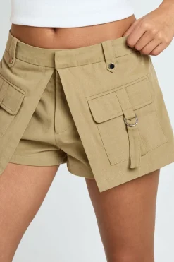 Short À Poches Utilitaires Sur Le Devant