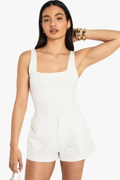 Shorts ajustés en dentelle pour les occasions