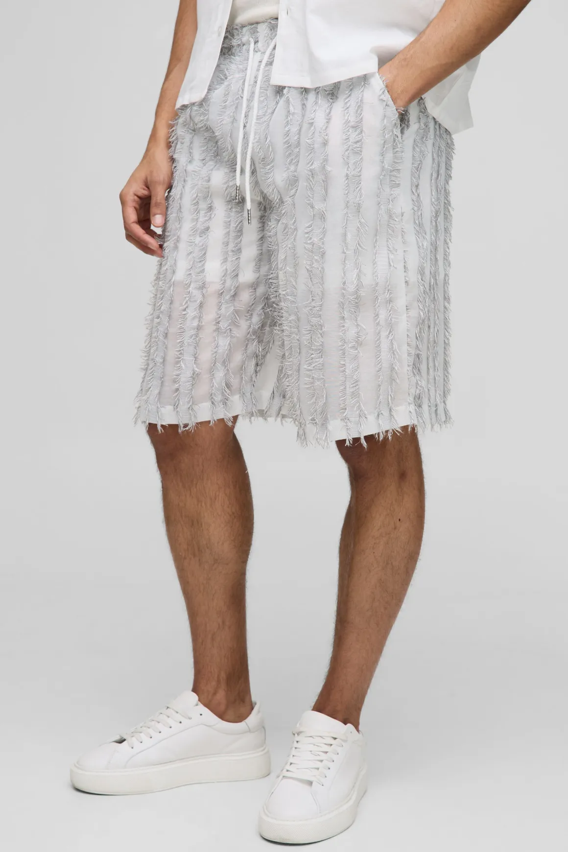 Shorts ample à taille élastiquée, hyper texturés et de grande longueur