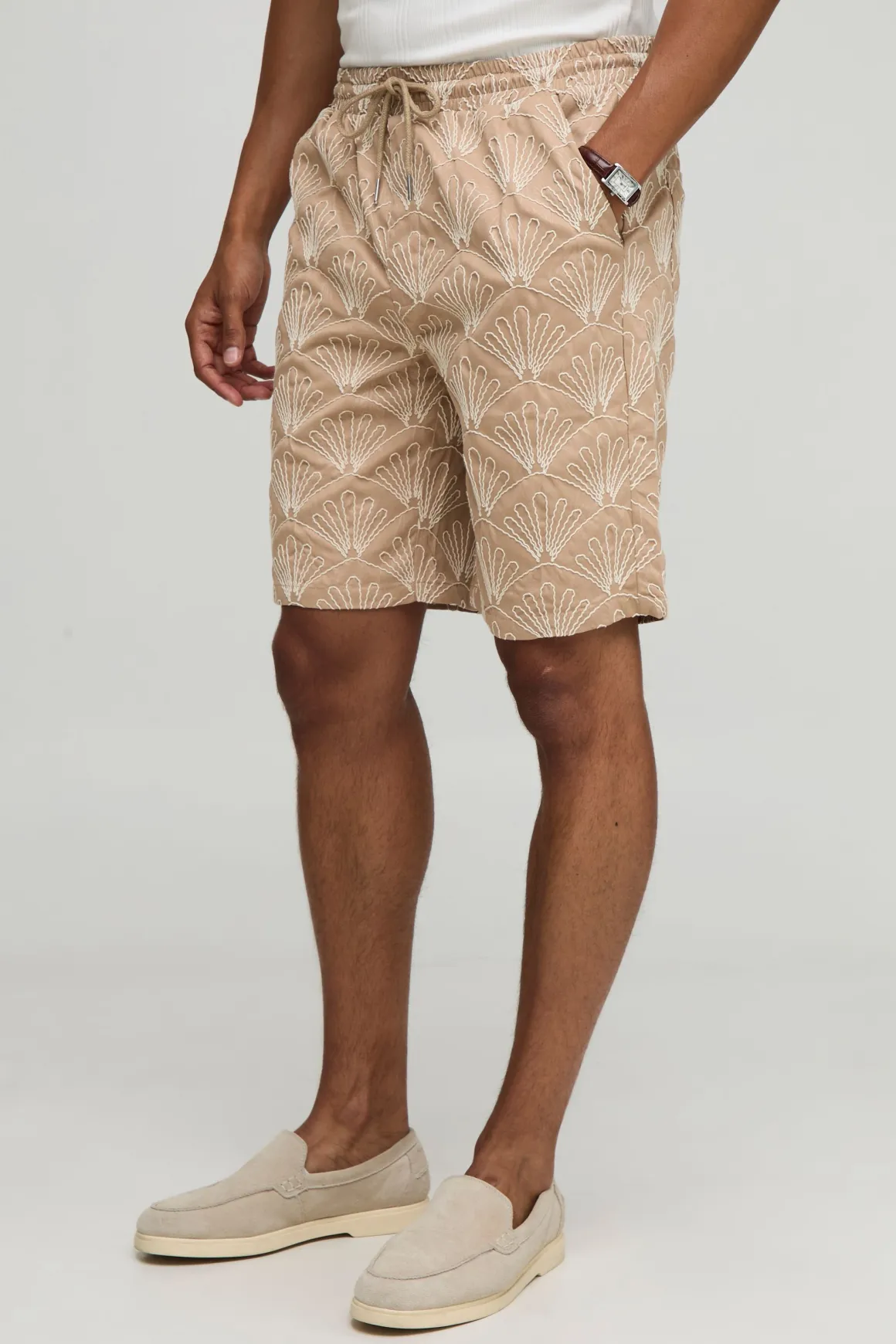 Shorts brodés 3D à coupe décontractée avec taille élastiquée