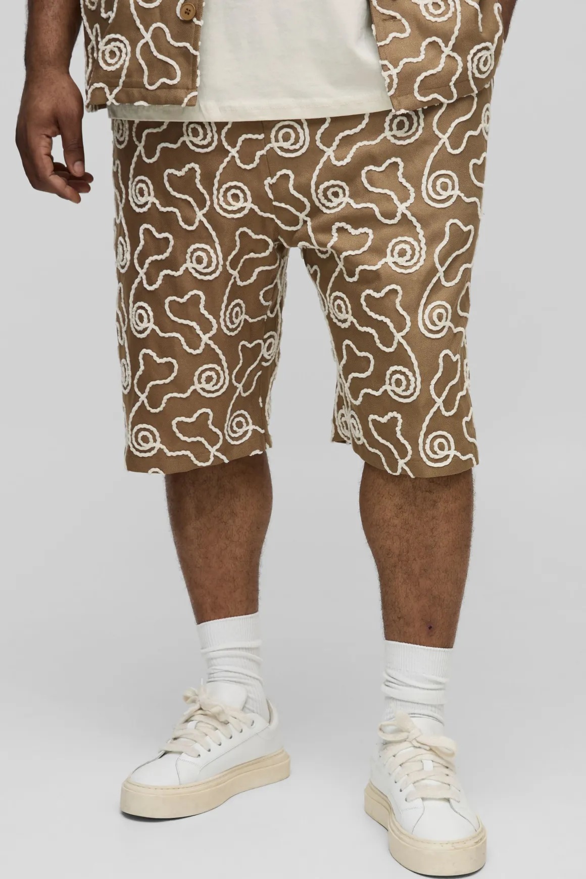 Shorts décontractés grande taille avec broderie intégrale