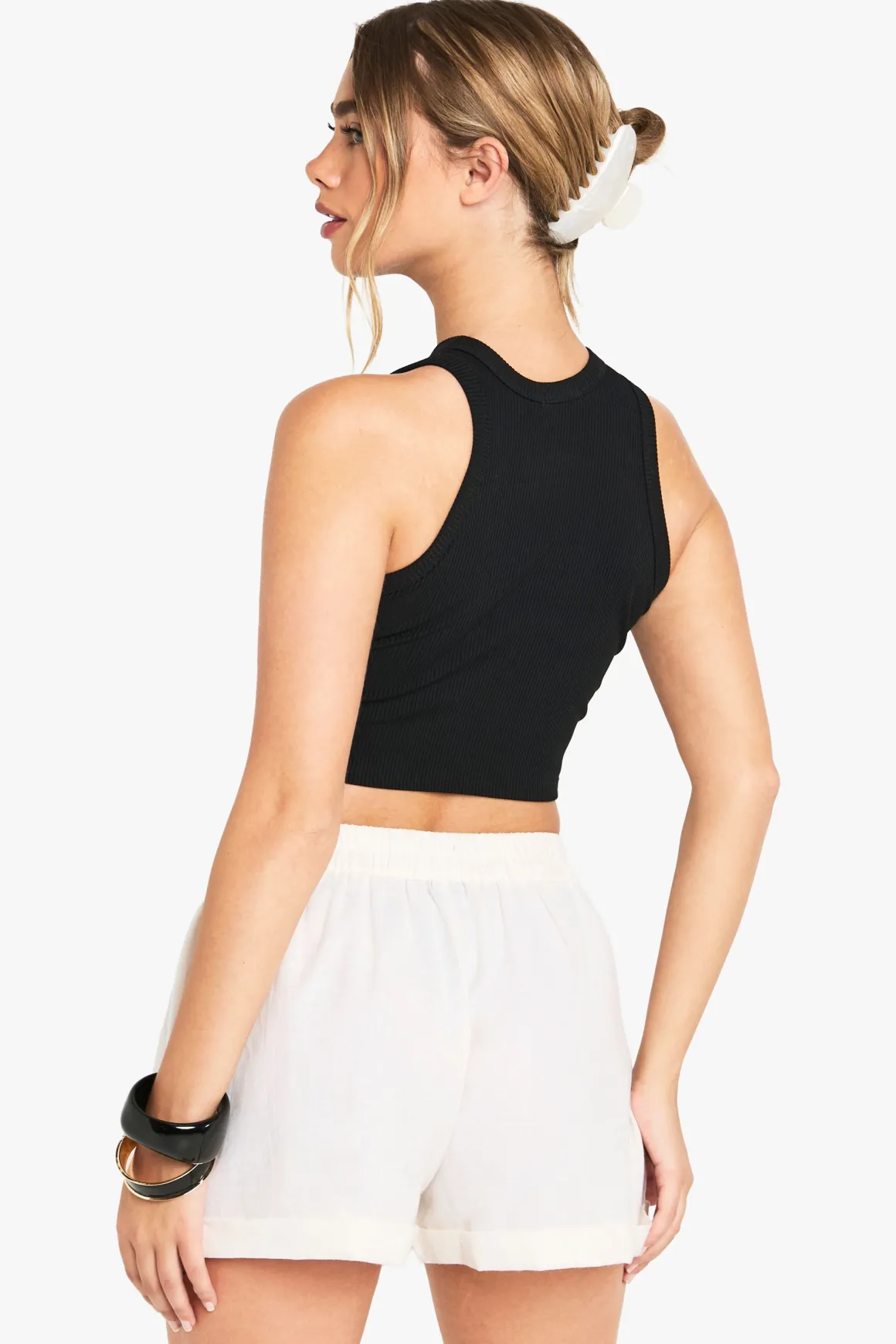 Shorts en lin retroussés