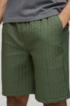 Shorts en nylon matelassé à coupe décontractée et à taille élastiquée