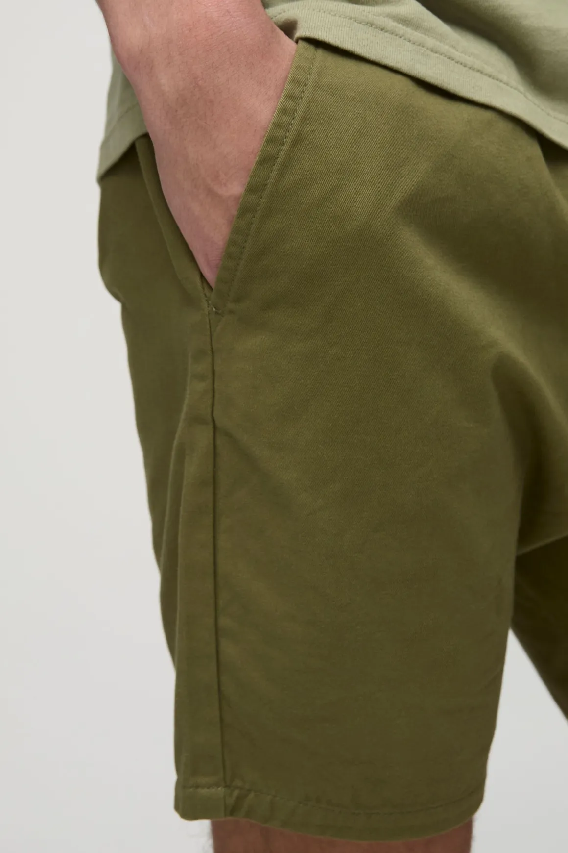 Shorts en sergé coupe slim à taille élastique