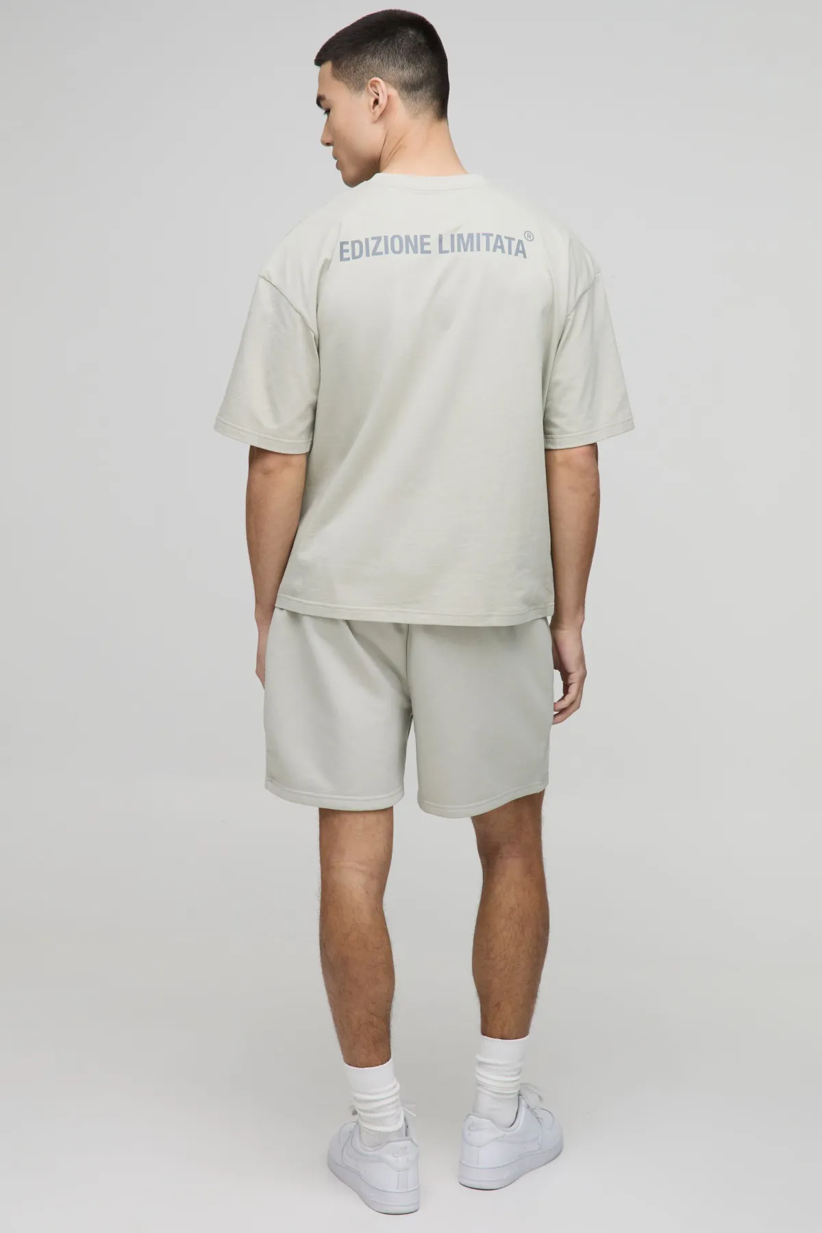 boohooMAN Shorts Relaxed Édition Limitée, Longueur Courte et Tissu Lourd<Homme Shorts
