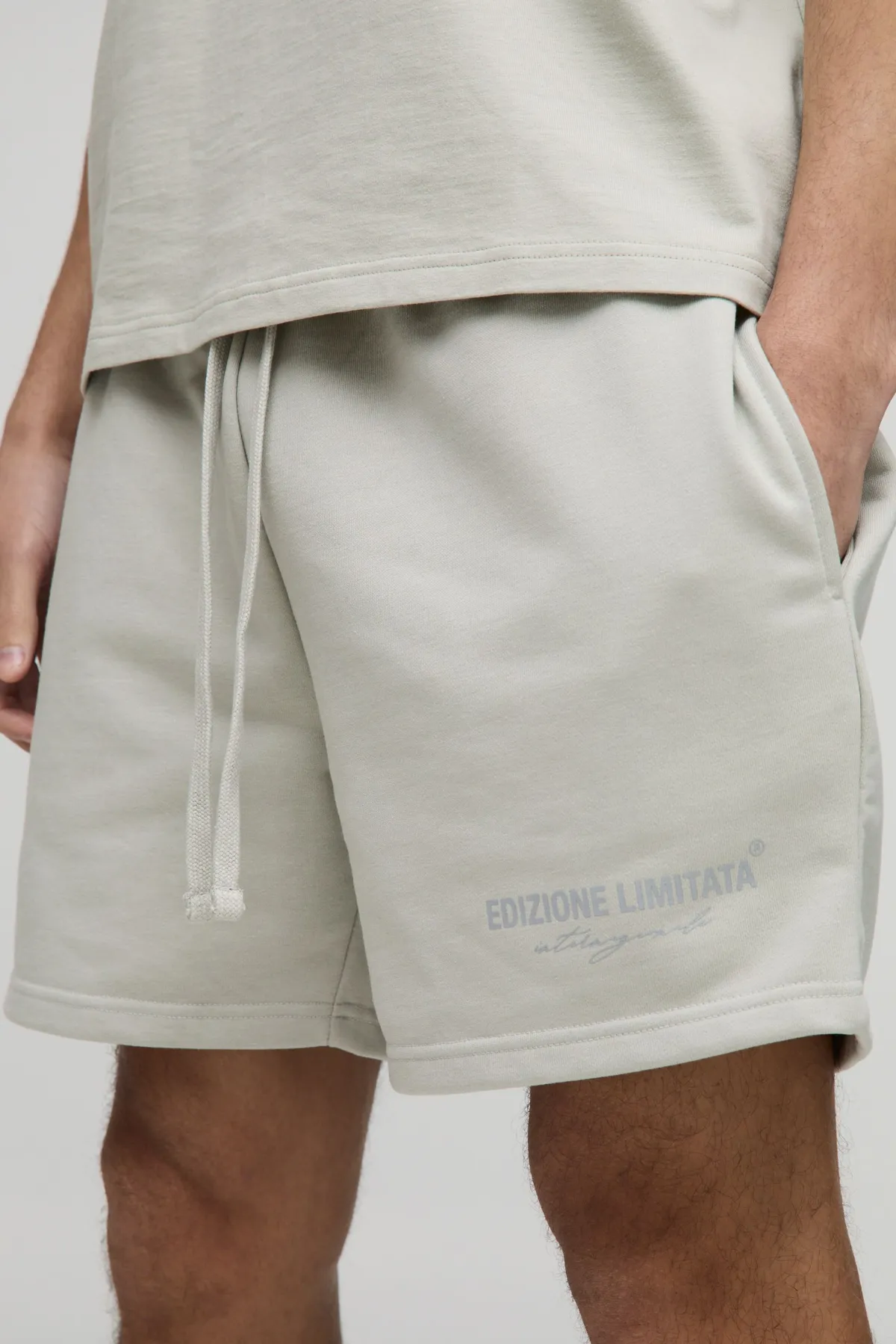 boohooMAN Shorts Relaxed Édition Limitée, Longueur Courte et Tissu Lourd<Homme Shorts