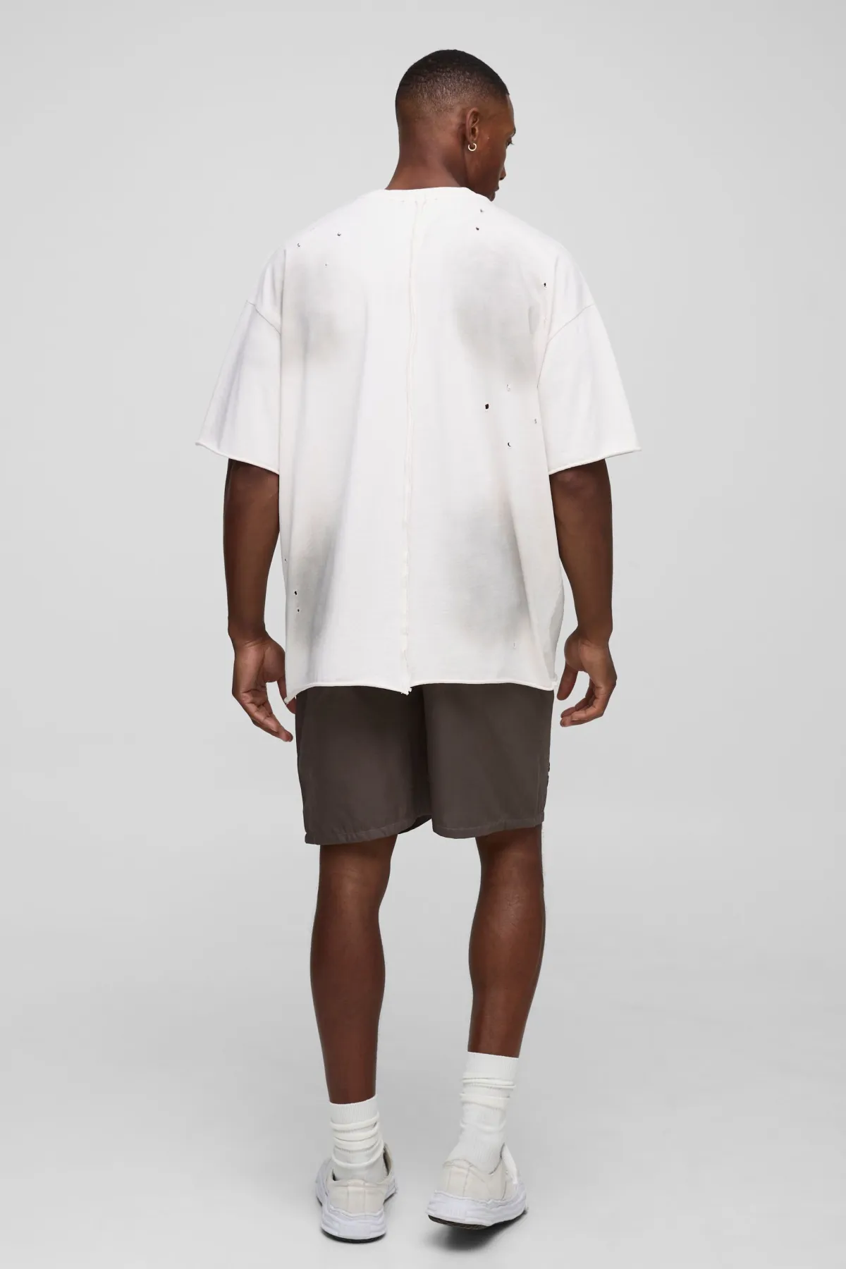 boohooMAN Shorts à taille élastiquée, coupe décontractée, avec appliqué croisé<Homme Shorts