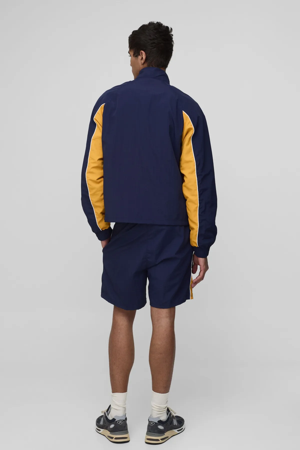 boohooMAN Short à taille élastiquée, coupe décontractée, effet froissé, bloc de couleurs<Homme Shorts
