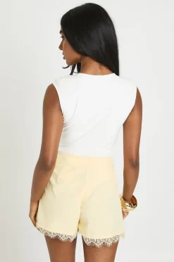 Short Tailleur À Finition Dentelle