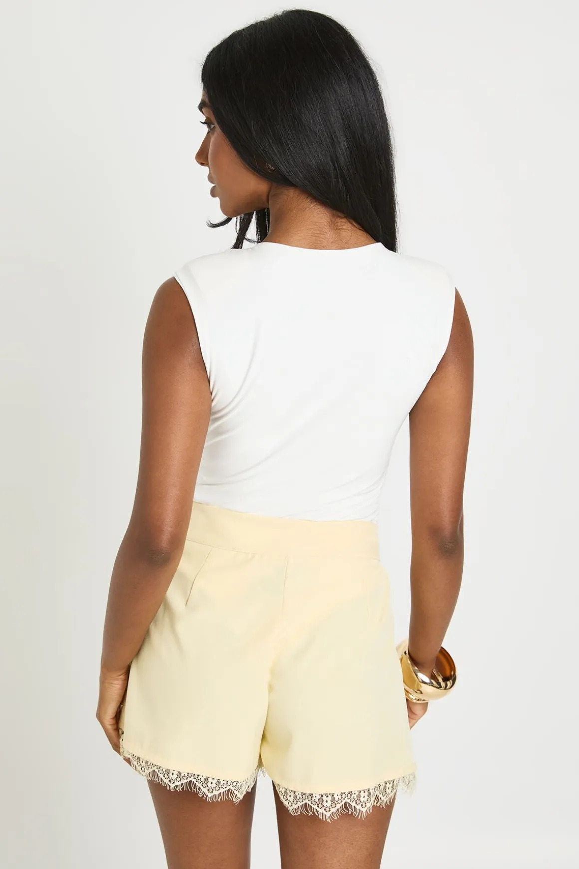 Short Tailleur À Finition Dentelle