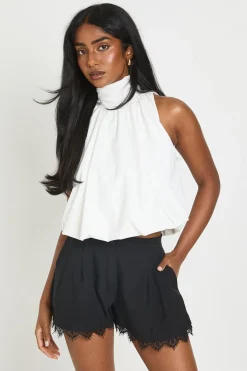 Short Tailleur À Finition Dentelle