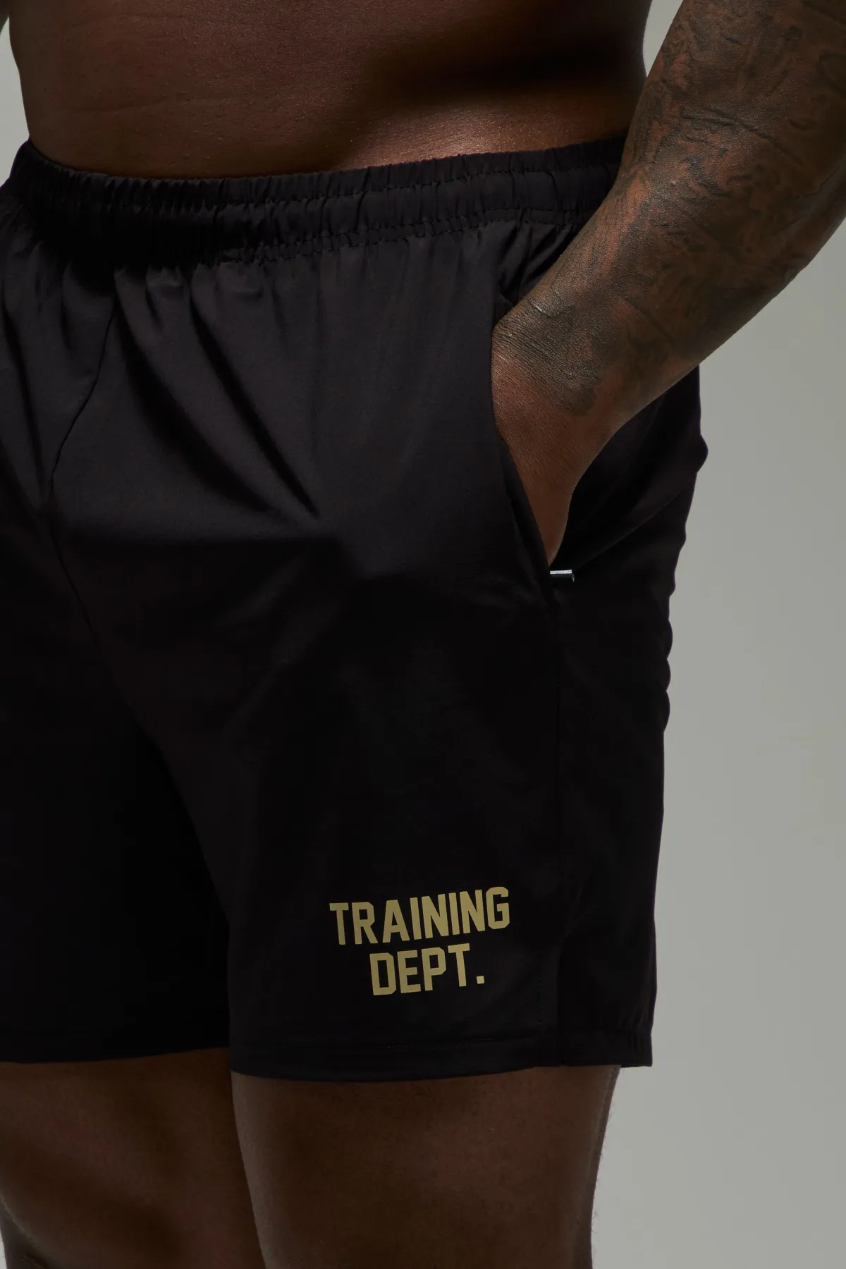 Training Dept. Short Tissé Extensible 13cm Département Entraînement<Femme Tout Afficher|Shorts