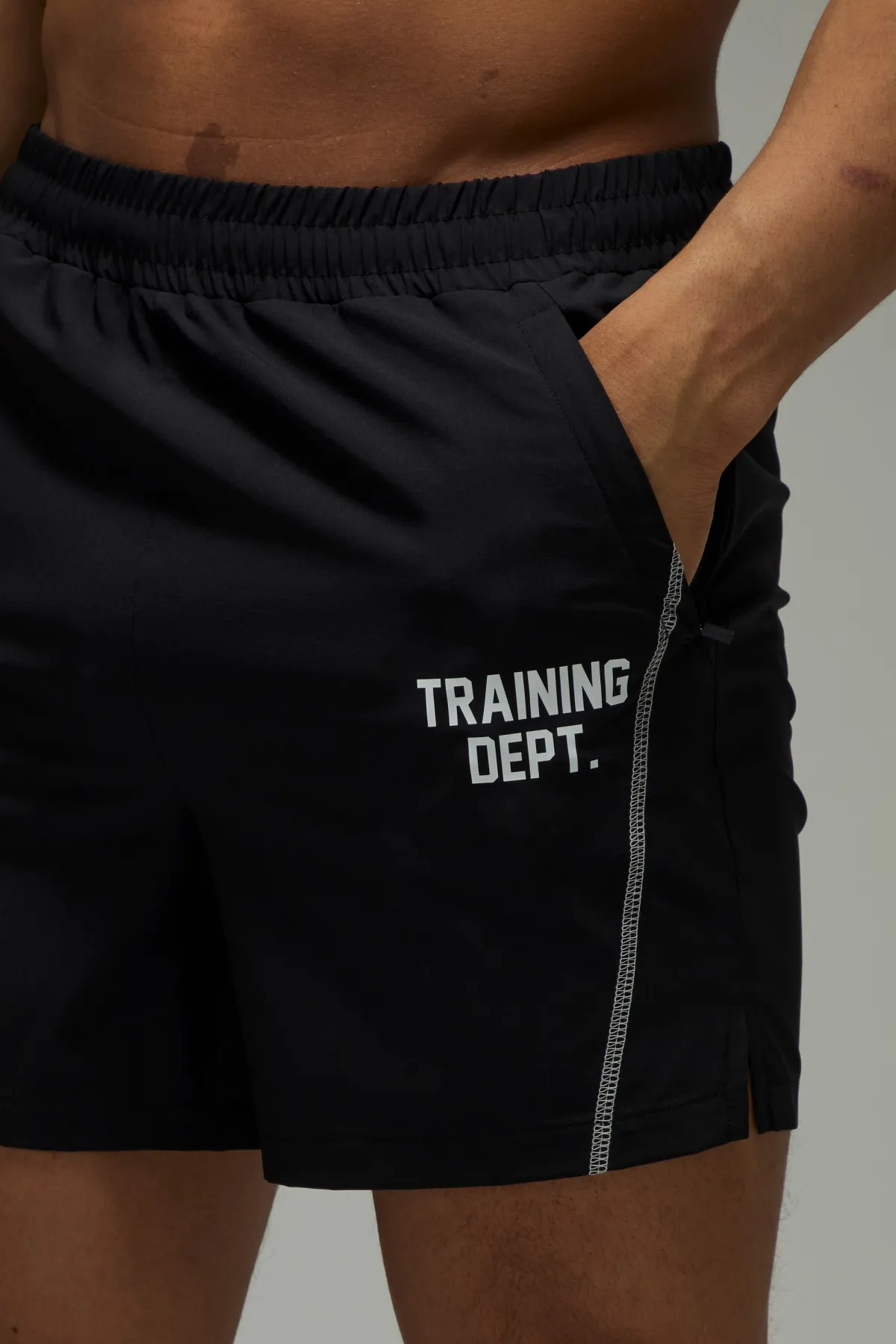 Training Dept. Short Tissé Extensible 5 Pouces À Coutures Contrastées Training Dept<Femme Tout Afficher|Shorts