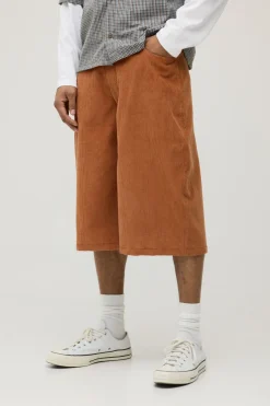 Short Tissé À Jambes Larges Et Coupe Longue Avec Patte