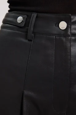 Short Urbain En Synthétiquecuir