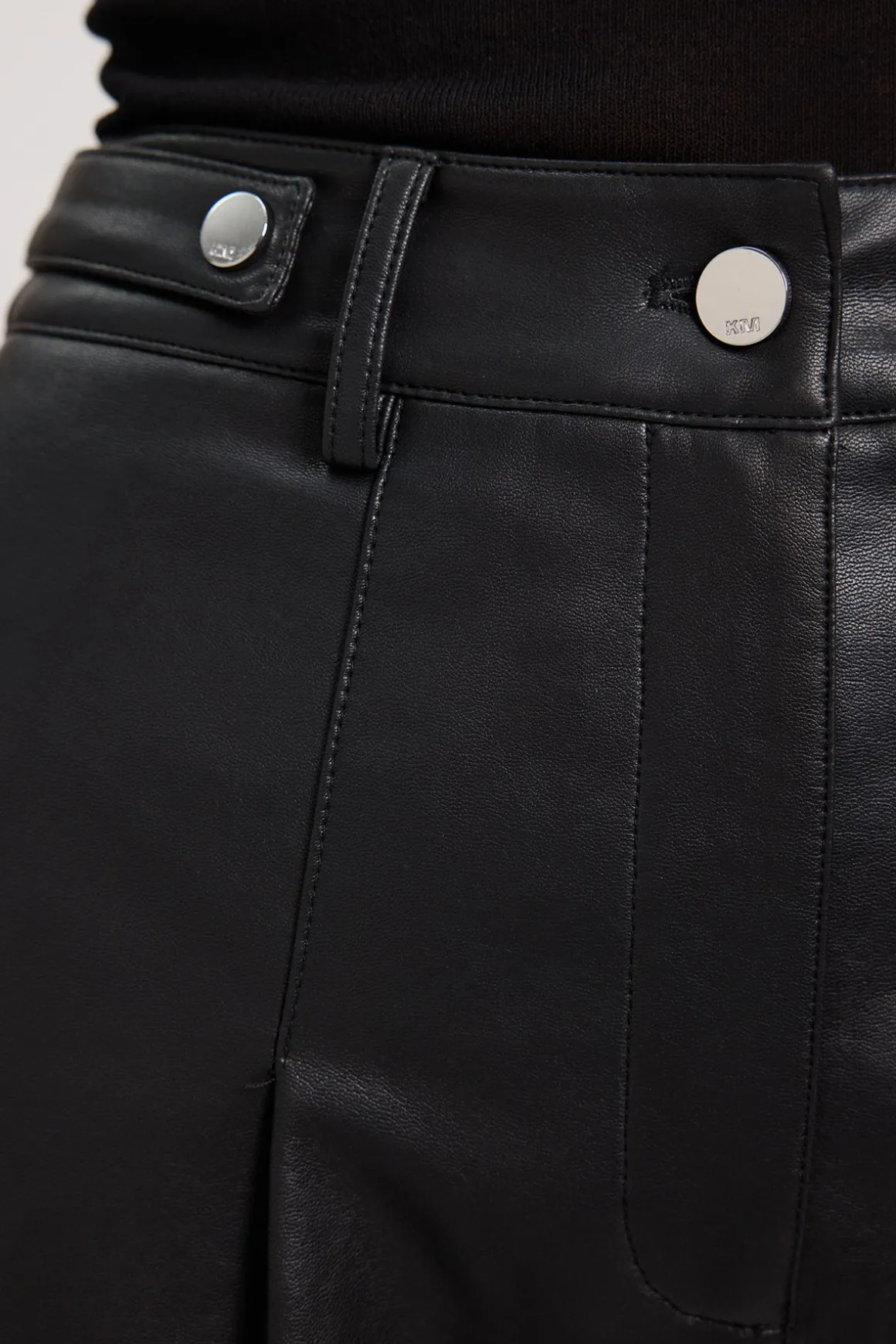 Short Urbain En Synthétiquecuir