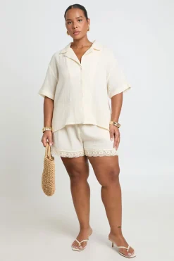 boohoo Short Évasé Grande Taille Avec Bordure En Dentelle<Femme Satin Et Dentelle|Shorts