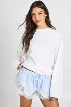 Short Évasé À Rayures Avec Bordure En Dentelle