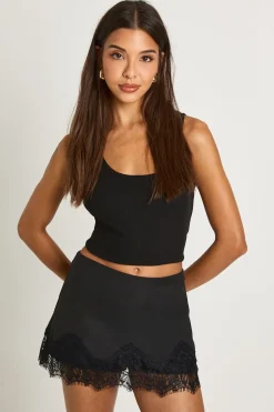 boohoo Skort en crêpe avec bordure en dentelle<Femme Satin Et Dentelle|Shorts
