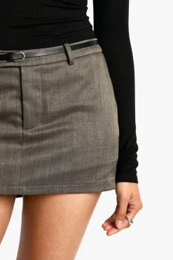 boohoo Skort mini à détail ceinture sur-mesure<Femme Shorts