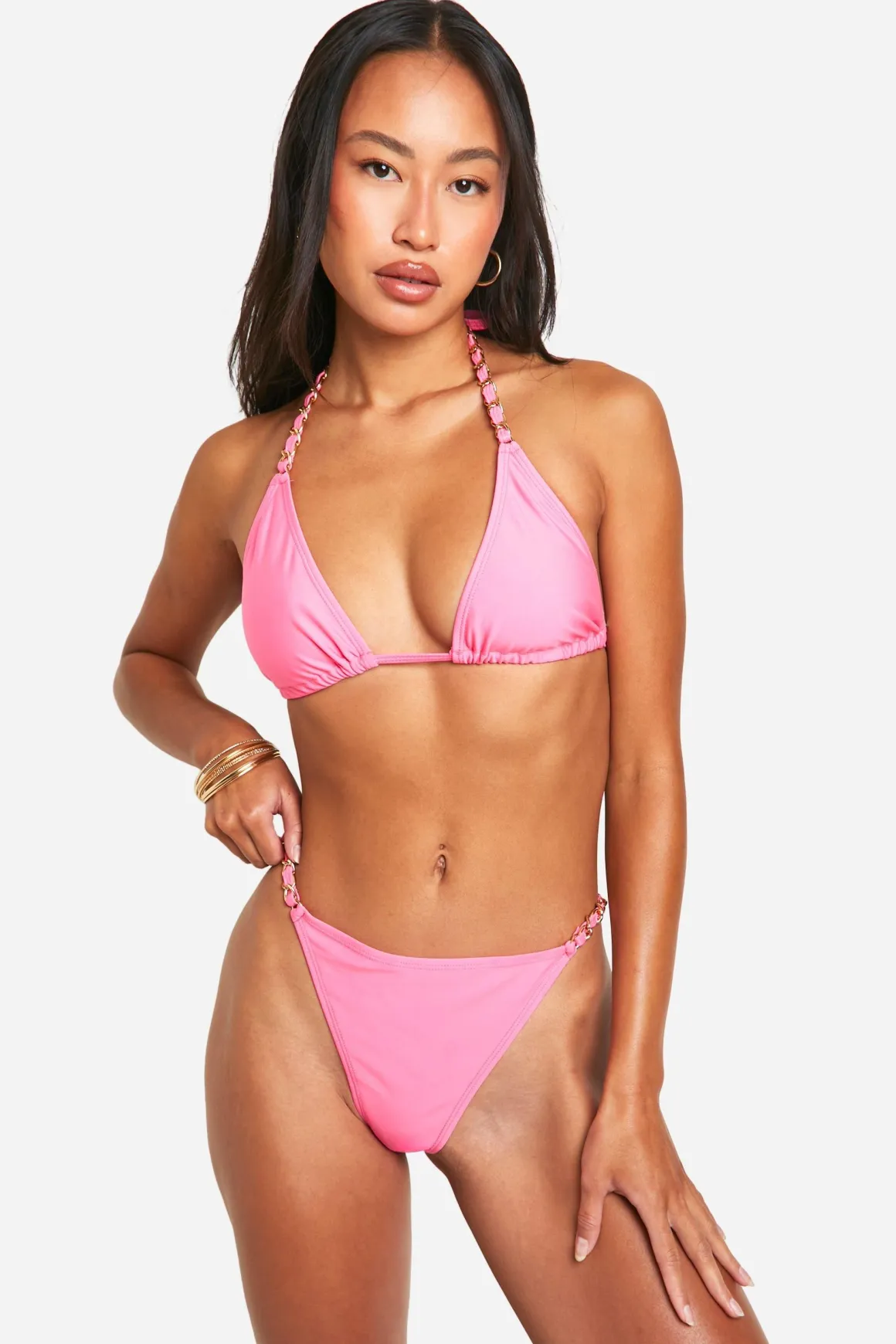 Slip de bikini tanga à bordure dorée
