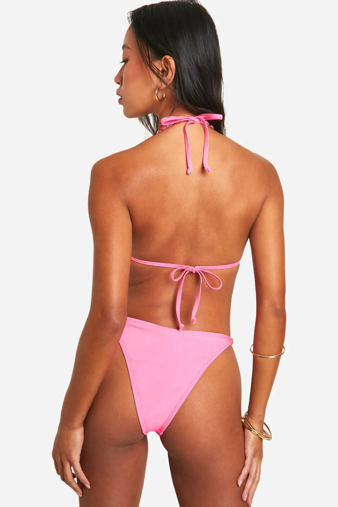 Slip de bikini tanga à bordure dorée