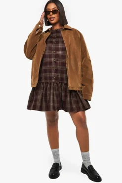 boohoo Smock Plus à carreaux, boutonné et ourlet tombant<Femme Looks Chocolat|Looks De Rentrée