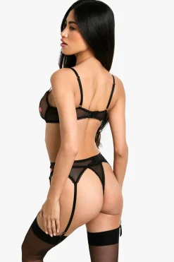 boohoo Soutien-gorge à armatures brodé de cerises<Femme Lingerie Et Sous-Vêtements