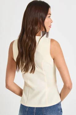 Square Neck Gold Button Waistcoat → Gilet à boutons dorés et col carré