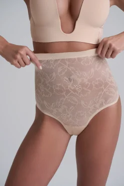 String Sculptant Taille Haute En Dentelle