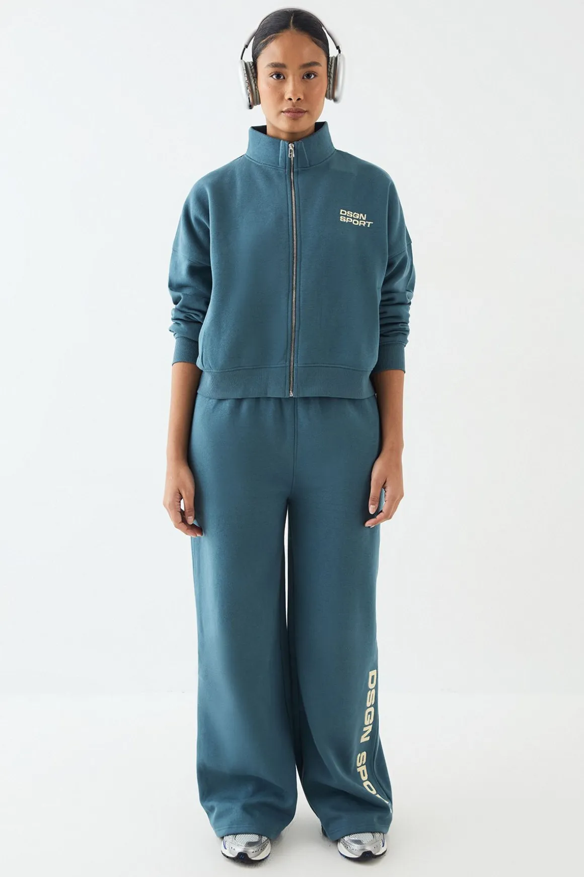 Survêtement Bomber DSGN Studio Sport à Col Montant et Fermeture Zippée
