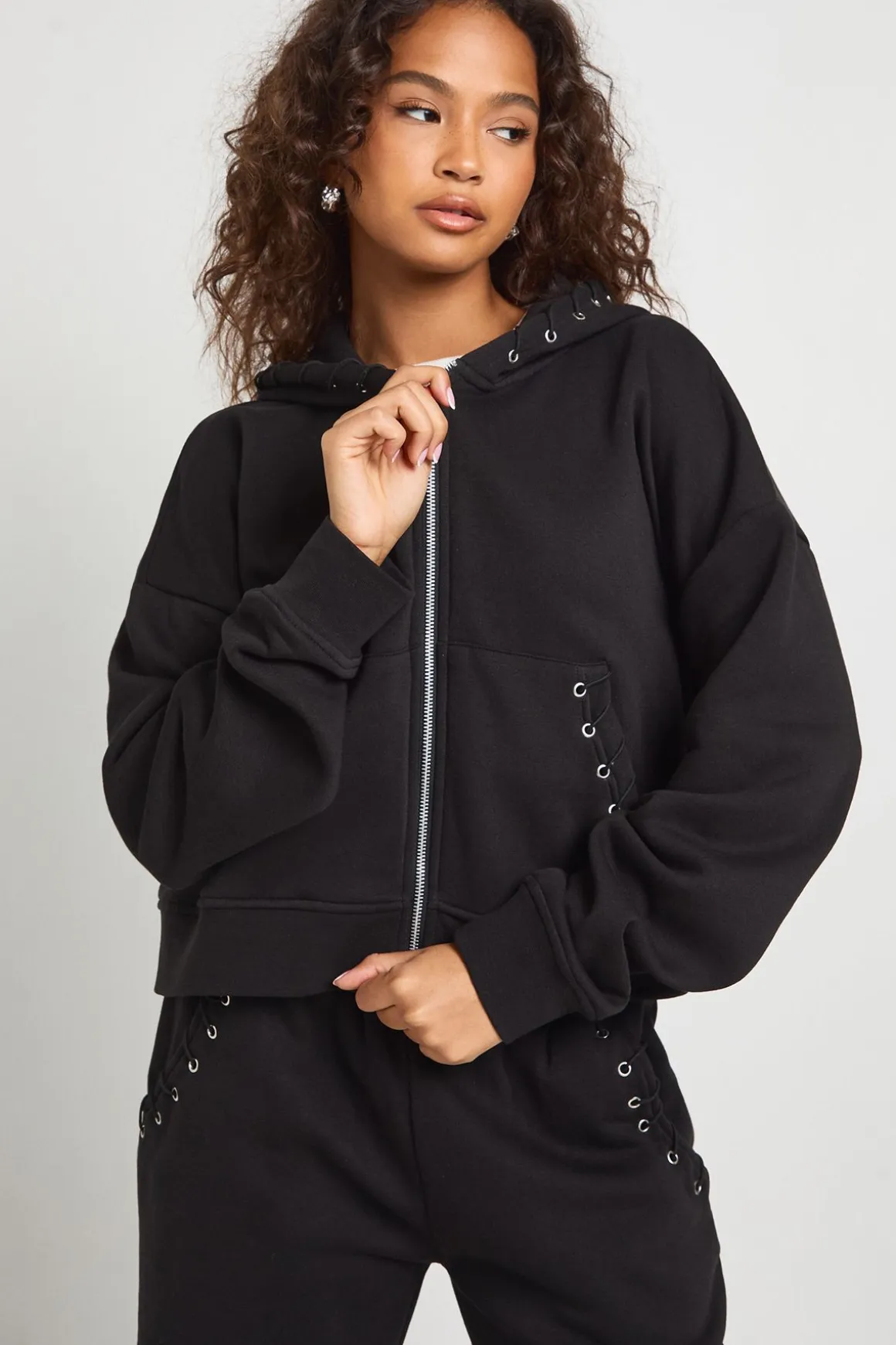 Survêtement combiné : sweat à capuche zippé avec détails de couture et pantalon jogger à jambes larges