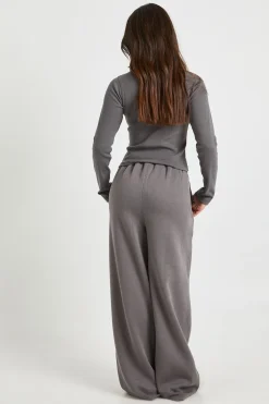 boohoo Survêtement à manches longues en petites côtes avec patte boutonnée traversante<Femme Survêtements|Survêtements