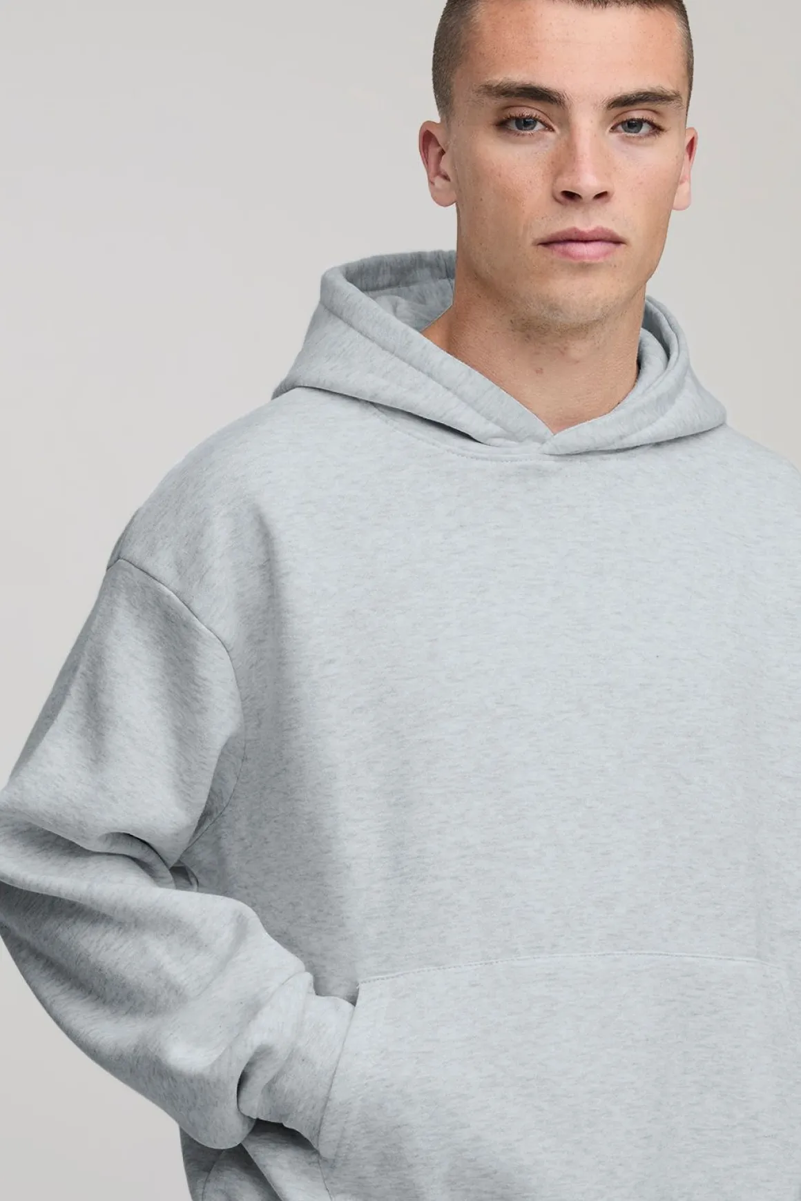 Sweat à capuche basique surdimensionné et au style boxy