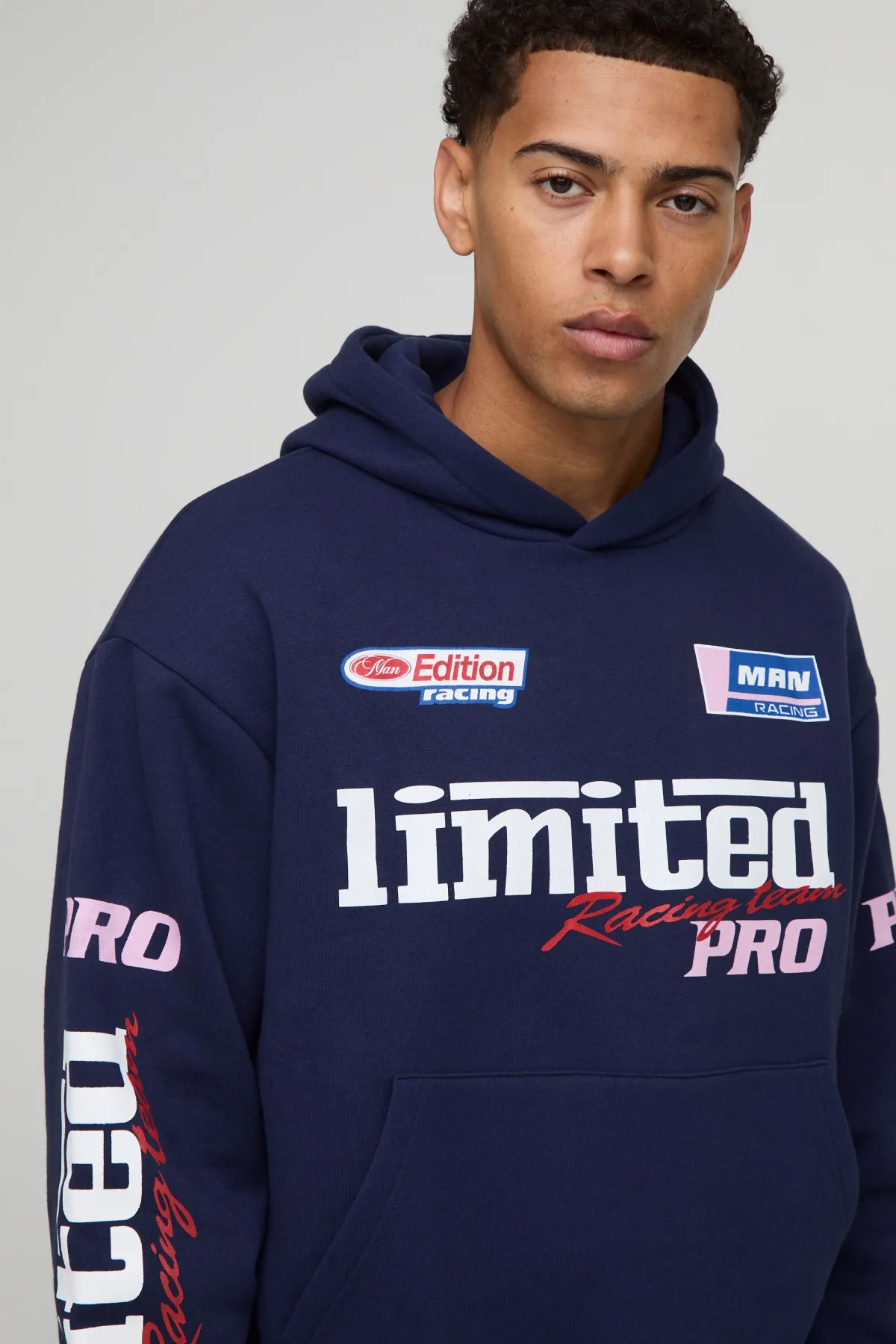 boohooMAN Sweat à capuche graphique moto surdimensionné et à coupe carrée<Homme Sweats À Capuche Et Sweatshirts|Sweats À Capuche Et Sweats