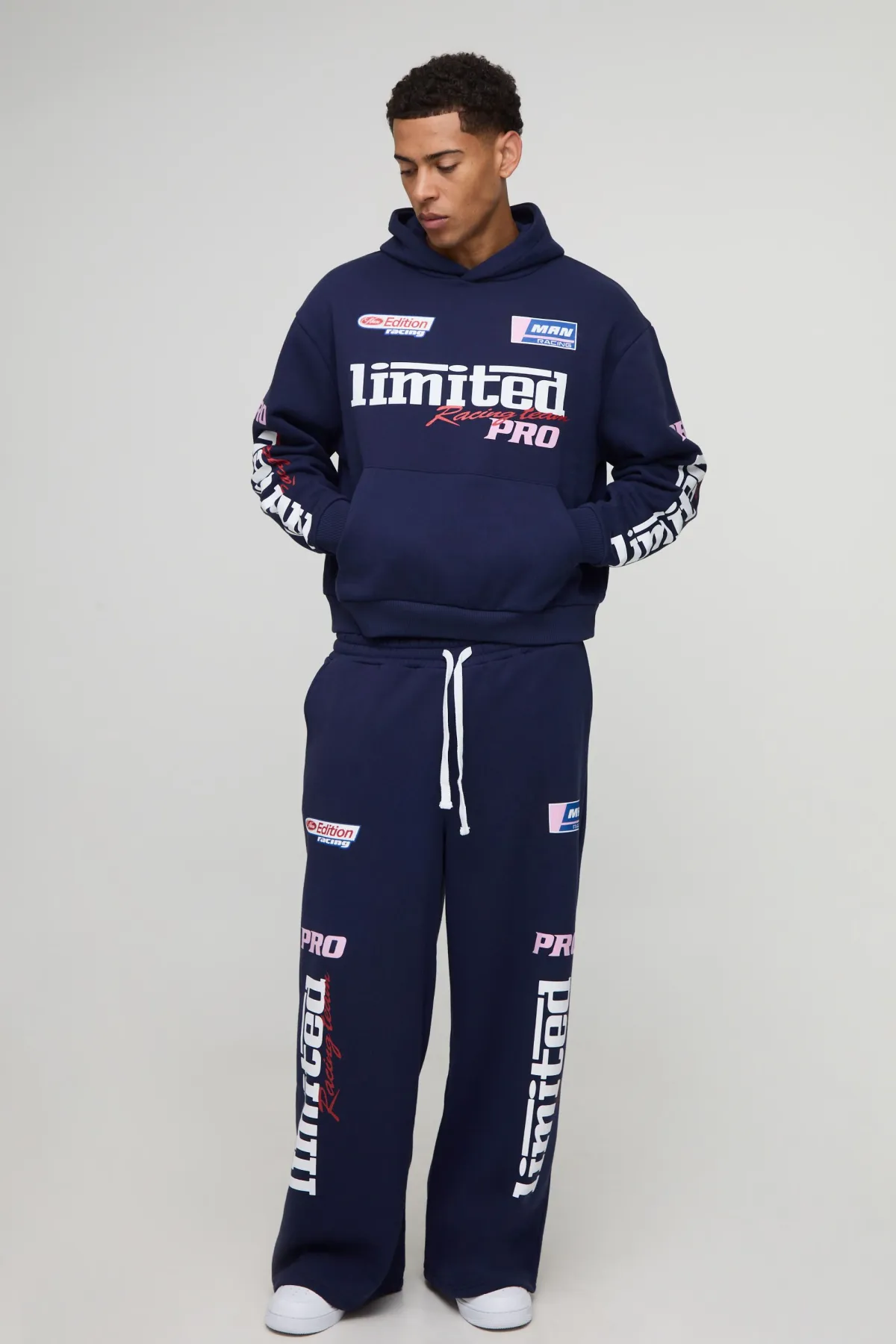 boohooMAN Sweat à capuche graphique moto surdimensionné et à coupe carrée<Homme Sweats À Capuche Et Sweatshirts|Sweats À Capuche Et Sweats