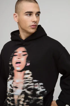 Sweat à capuche noir surdimensionné imprimé sous licence Tyla