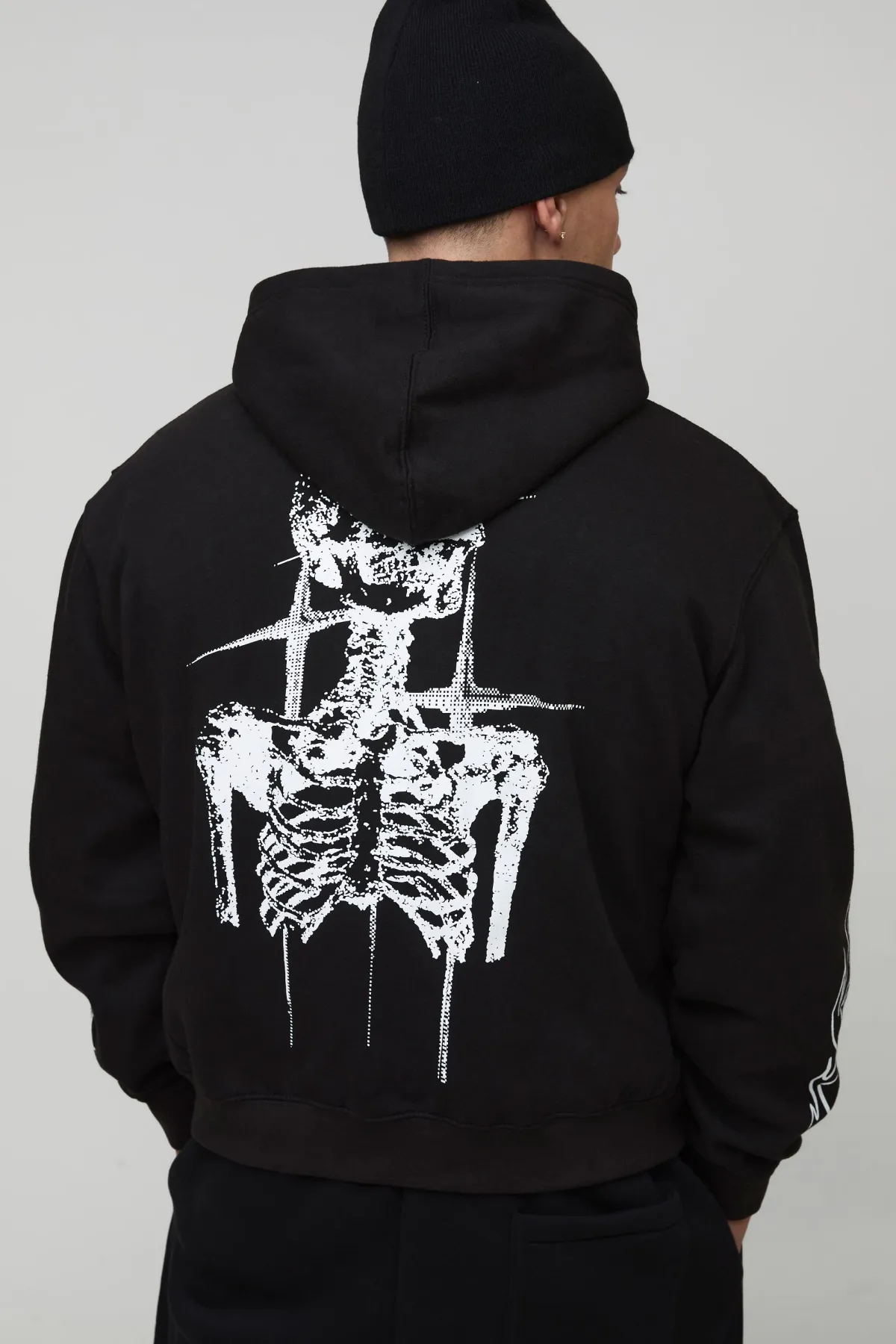 boohooMAN Sweat à capuche surdimensionné à la coupe carrée avec impression graffiti tatouage à fermeture éclair intégrale<Homme Sweats À Capuche Et Sweatshirts|Sweats À Capuche Et Sweats
