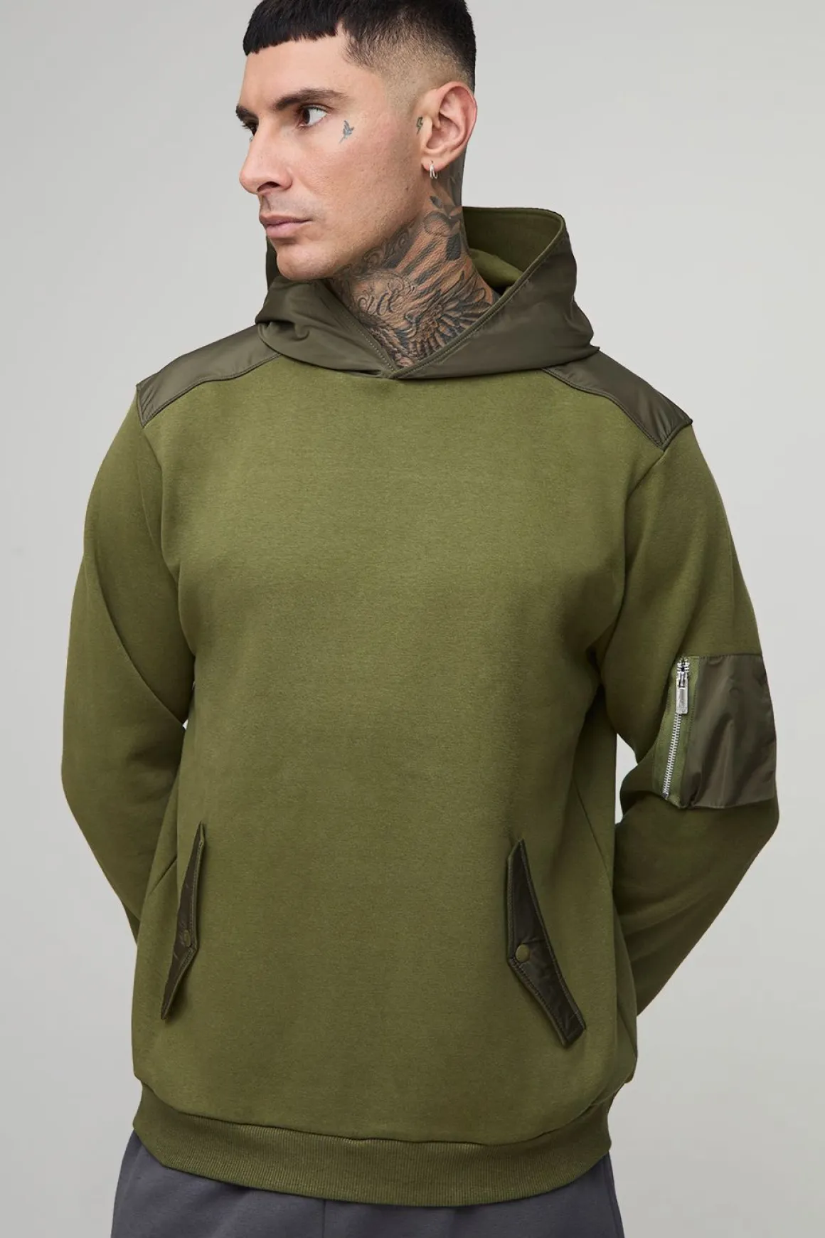 Sweat à capuche utilitaire grande taille à coupe régulière