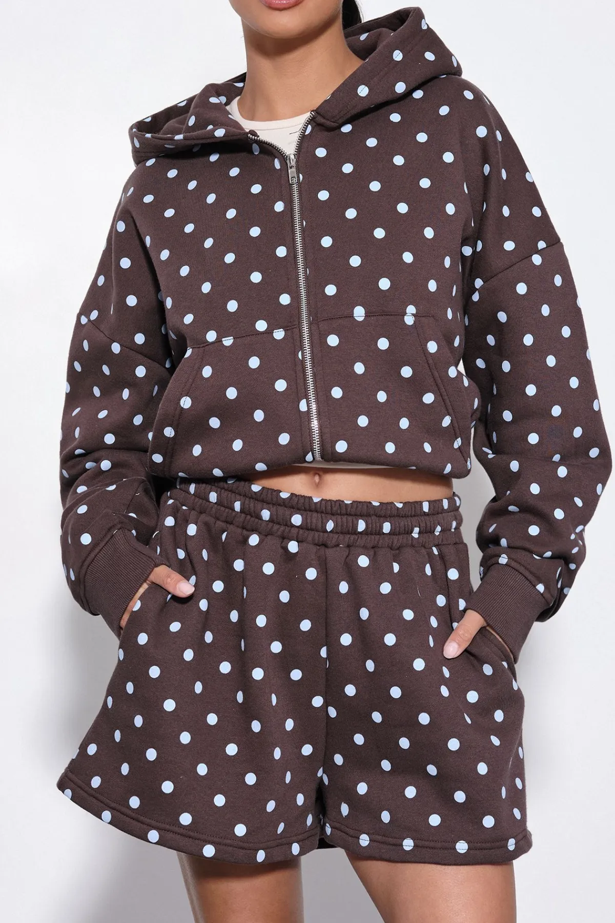 boohoo Sweat À Casynthétiqueche Court Boxy Zippé À Pois<Femme Looks Chocolat|Pois